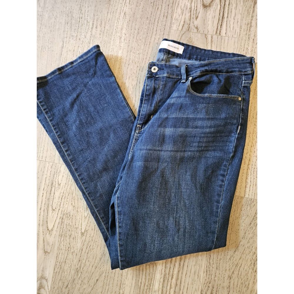 Signature Levi Strauss Mid Rise Bootcut Denim Jeans Women's Sz 16m, W33xL32 Blue
